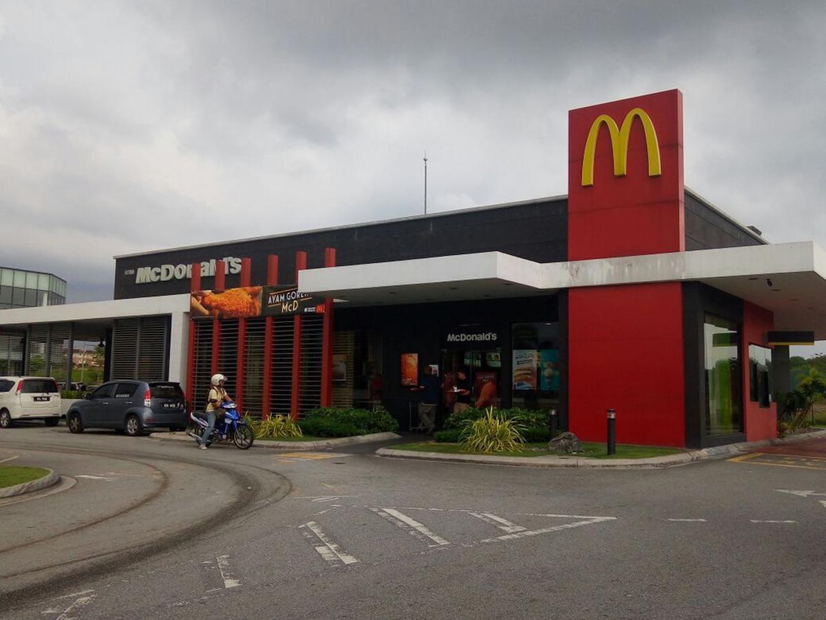 Hotel Zamburger Kota Warisan Sepang Extérieur photo