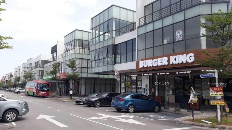 Hotel Zamburger Kota Warisan Sepang Extérieur photo